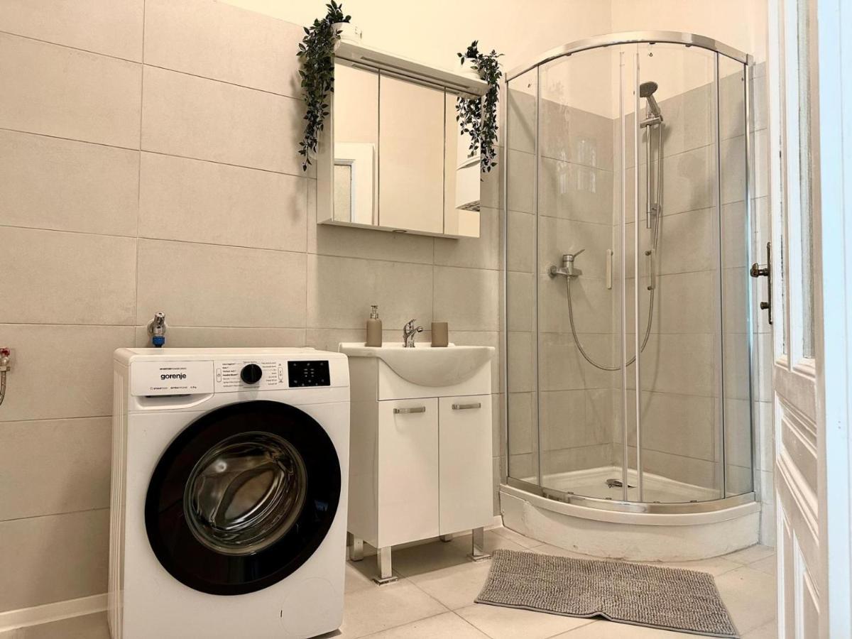 Spacious Apartment, 3 Min To U6 Metro Вена Экстерьер фото