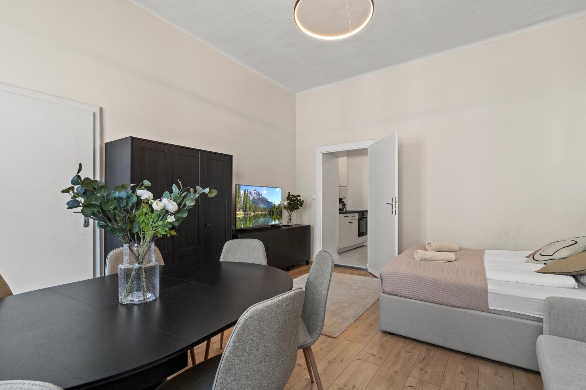Spacious Apartment, 3 Min To U6 Metro Вена Экстерьер фото