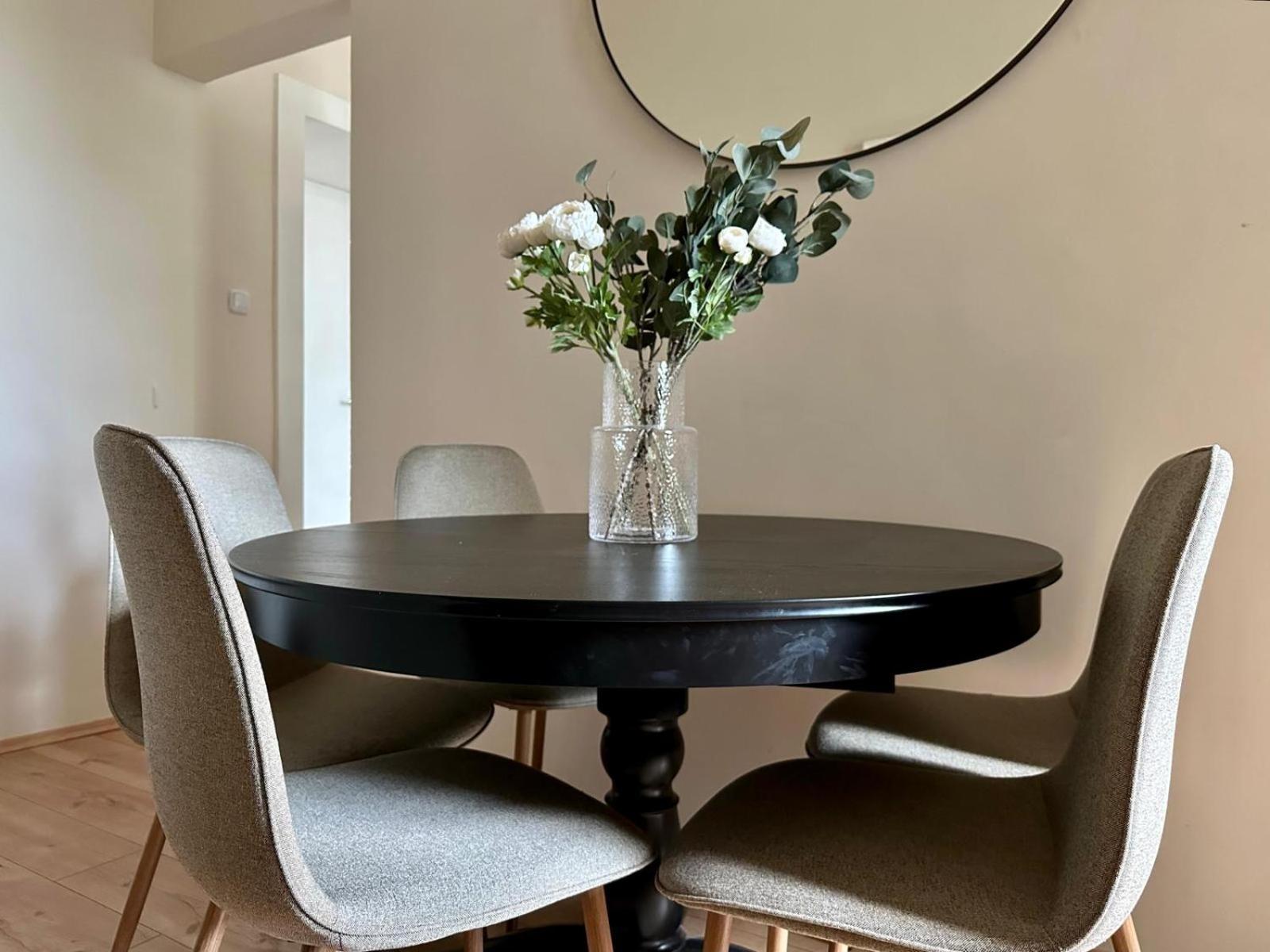 Spacious Apartment, 3 Min To U6 Metro Вена Экстерьер фото