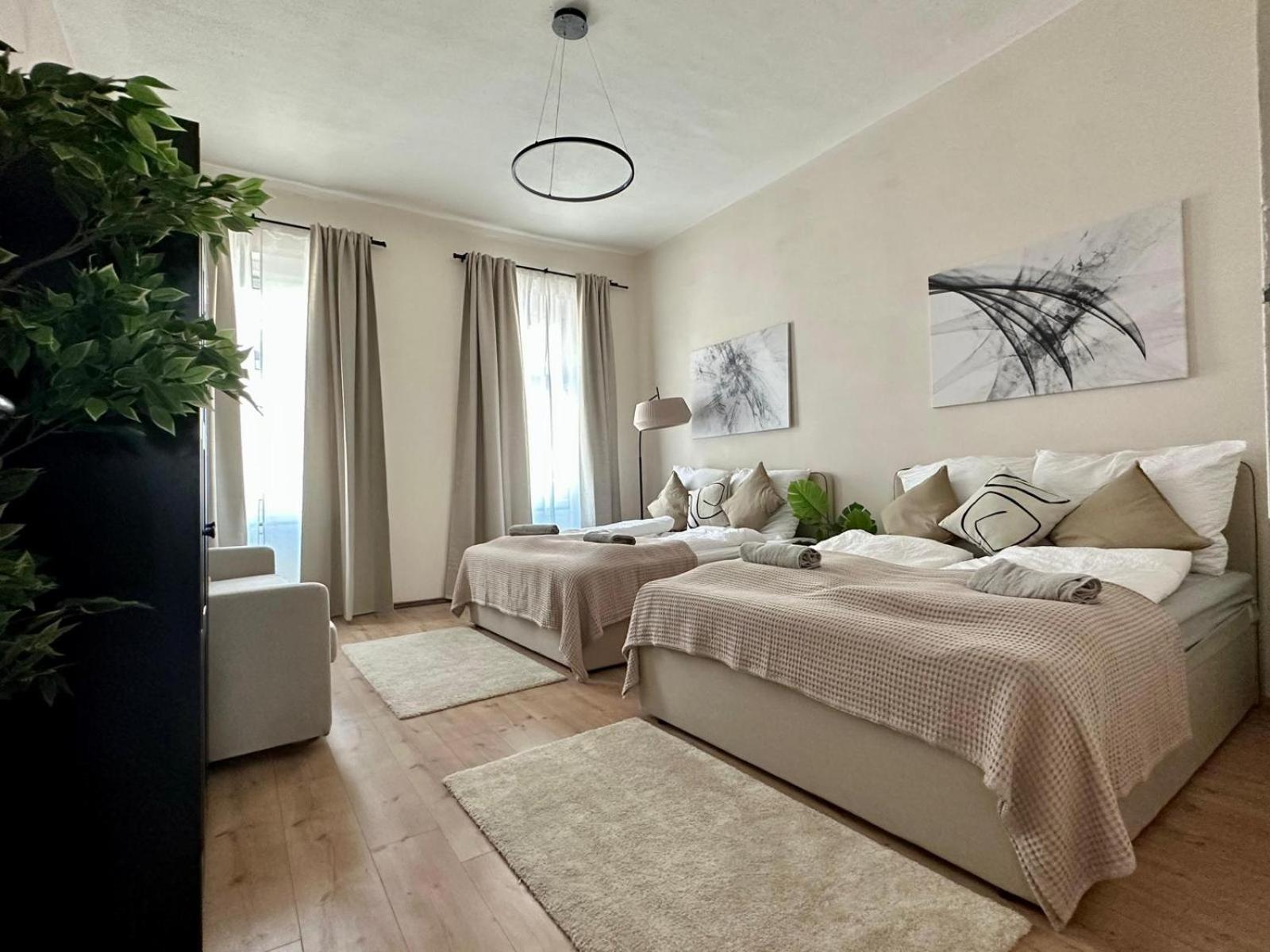 Spacious Apartment, 3 Min To U6 Metro Вена Экстерьер фото
