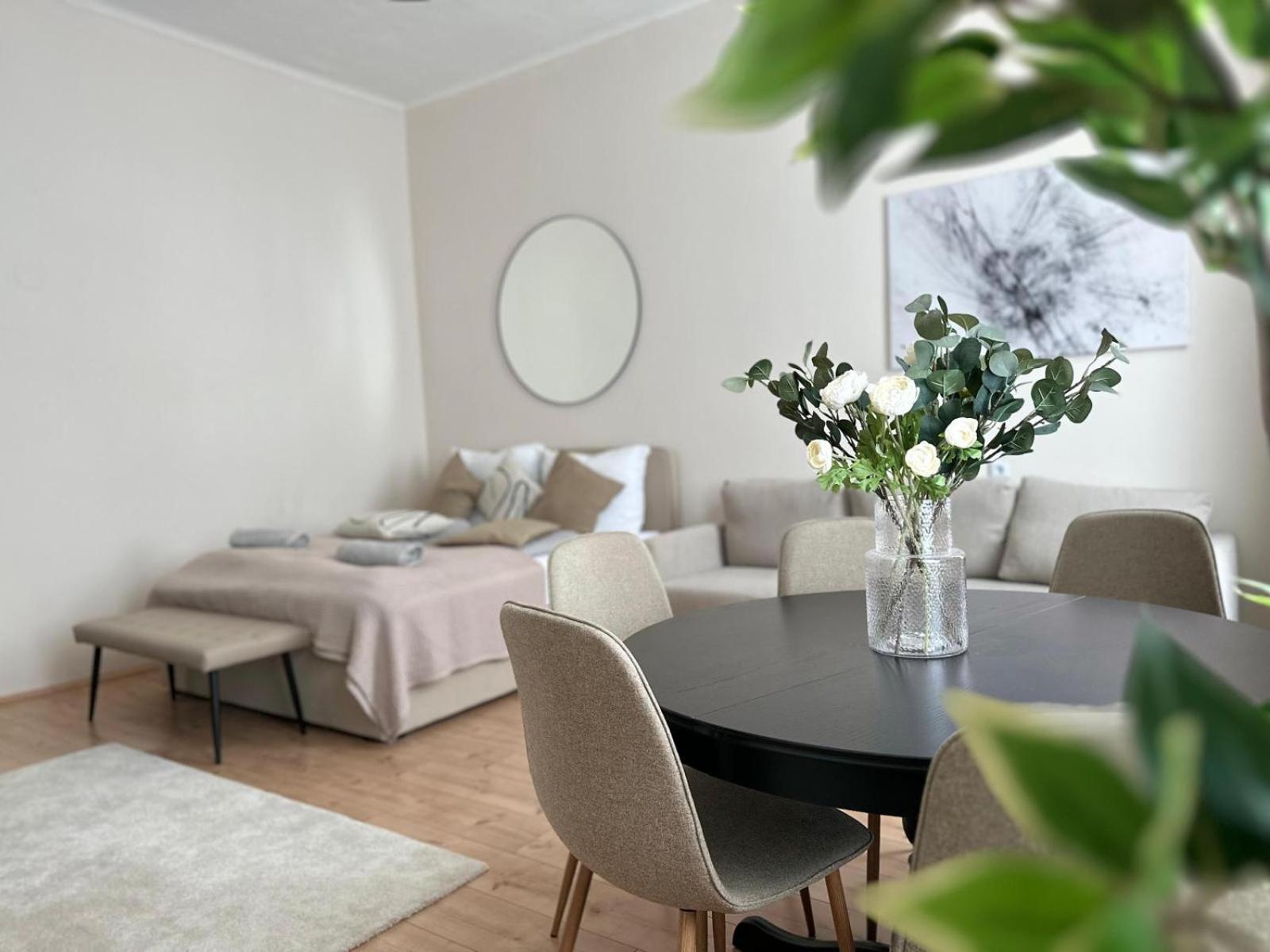 Spacious Apartment, 3 Min To U6 Metro Вена Экстерьер фото