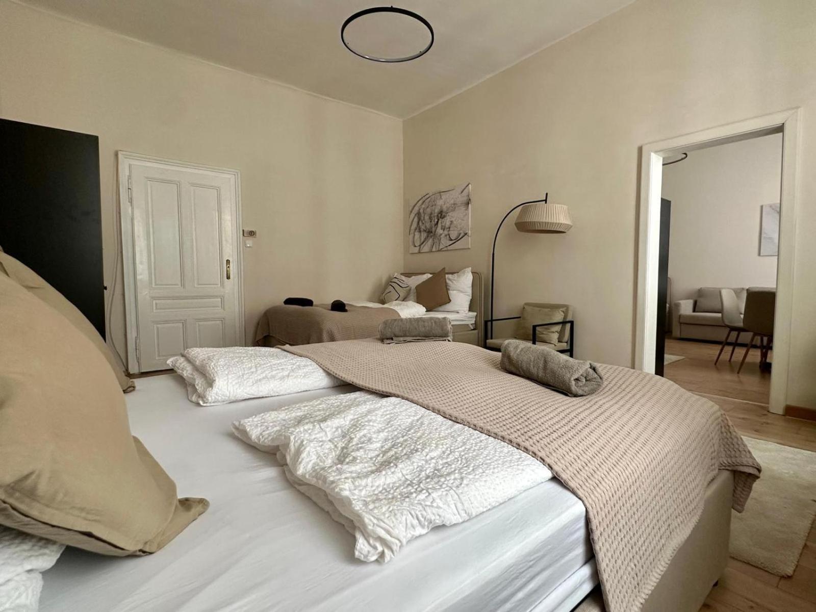 Spacious Apartment, 3 Min To U6 Metro Вена Экстерьер фото